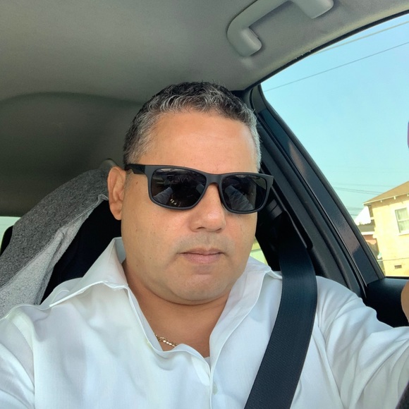 Meet your Posher, Ricardo - Picture 1 of 1